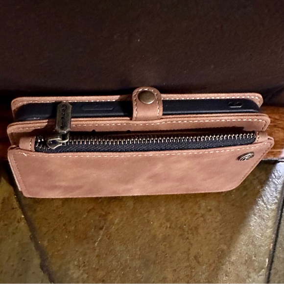 CaseMe Magnetic Wallet Case iPhone 12 & 12 Pro NEW Never Used!! - Picture 1 of 8